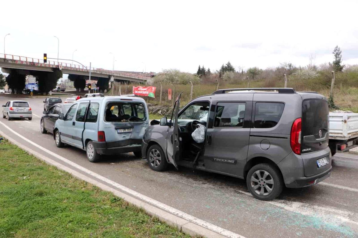 4 aracın karıştığı zincirleme trafik kazası: 2 yaralı