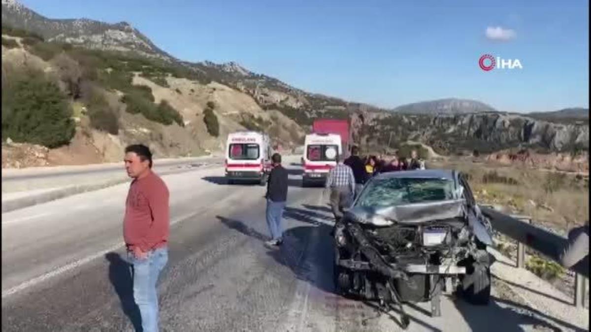 Burdur-Antalya yolunda araba tıra arttan çarptı: 1 yaralı