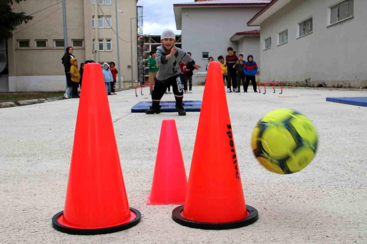 Depremzede çocuklar sarsıntının tesirlerini sporla atıyorlar