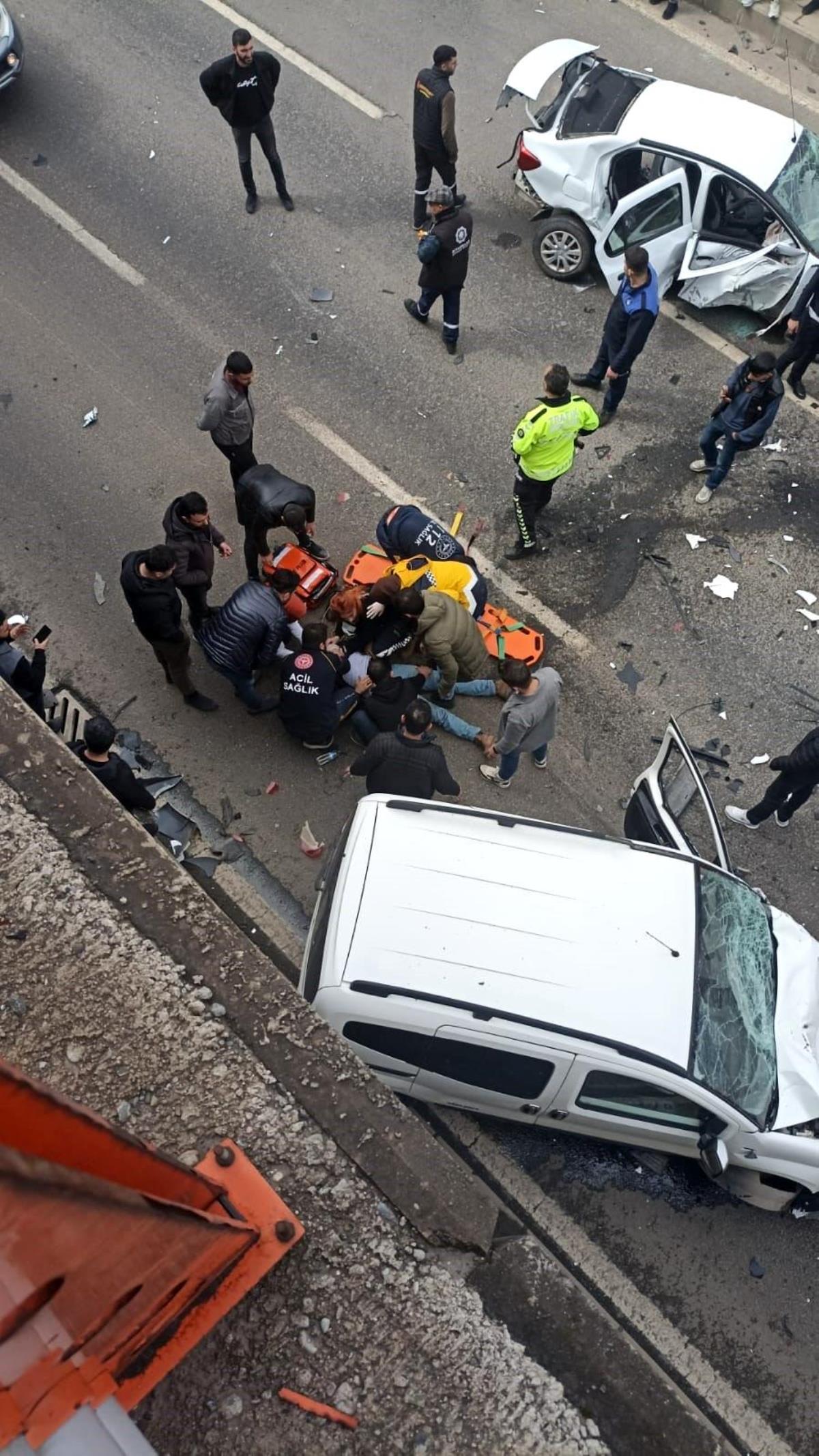 Diyarbakır'da zincirleme kazada 2 kişi öldü, 2 kişi yaralandı