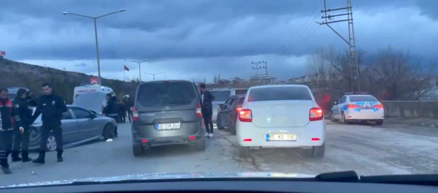 Erciş'te trafik kazası: 2 yaralı