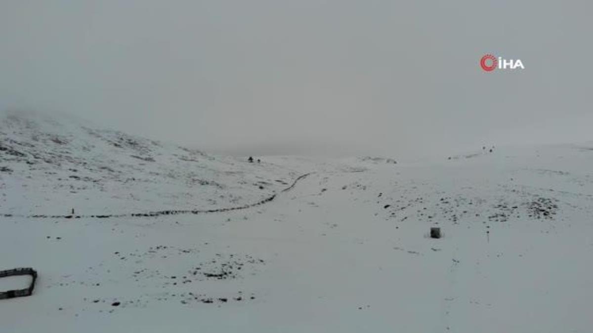 Erzincan'ın yüksek kesitlerinde kar yağışı tesirli oluyor