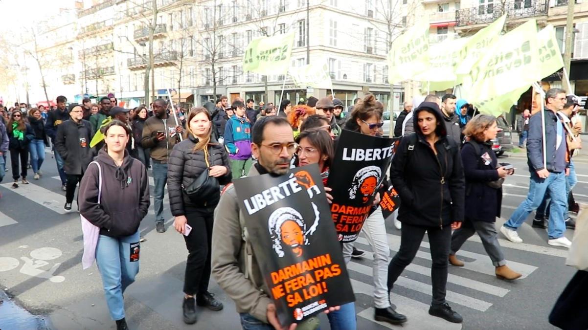 Fransa'da göç yasası protesto edildi