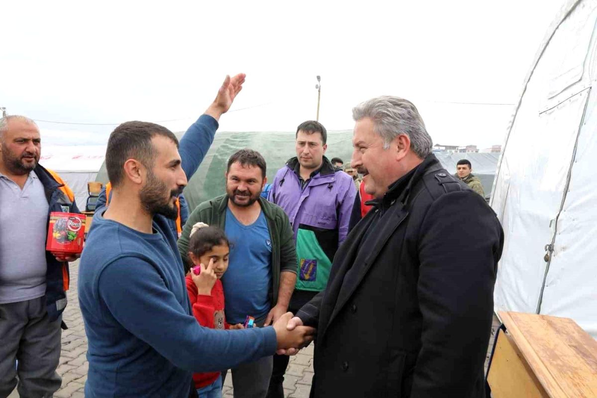 Lider Palancıoğlu Kahramanmaraş Çadırkent'te depremzedeleri ziyaret etti