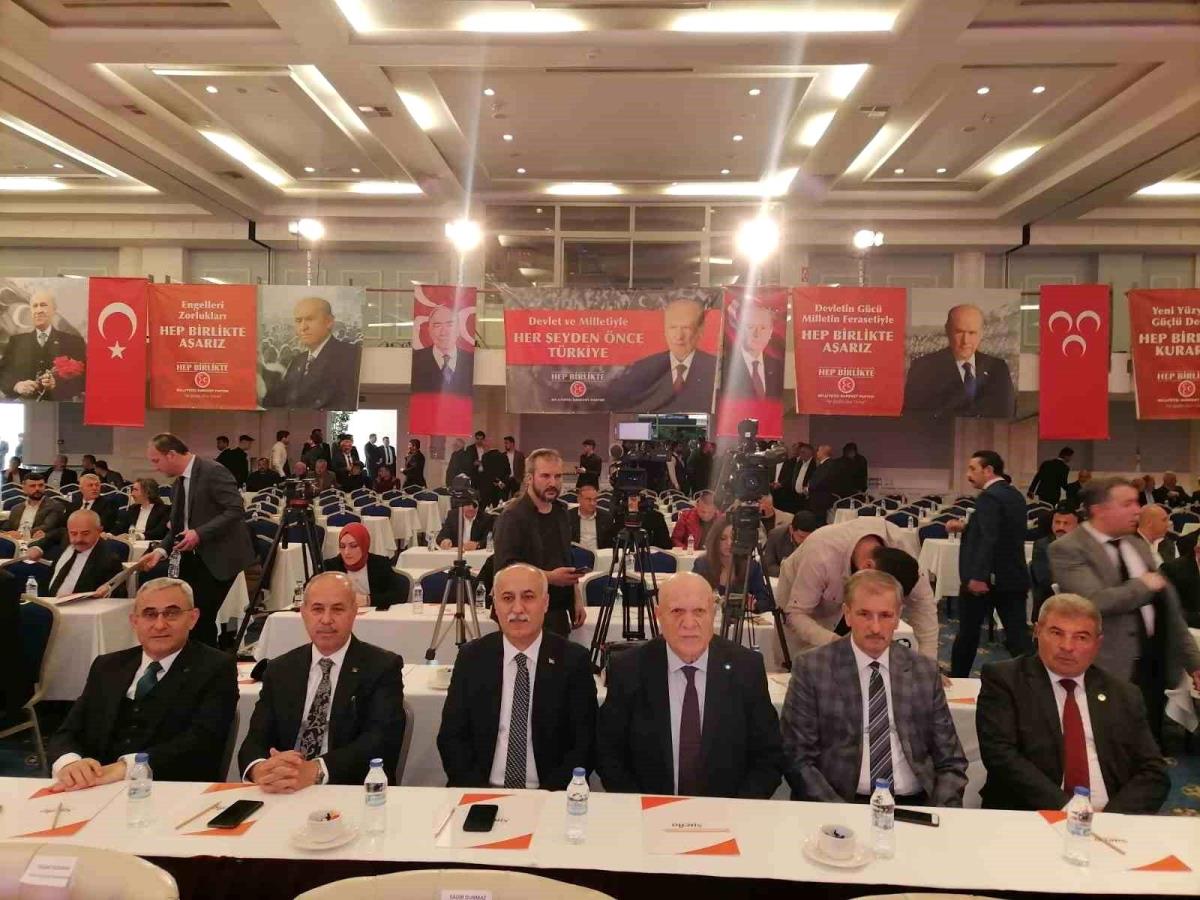 MHP'nin Bayburt belediye liderleri Antalya'da toplandı