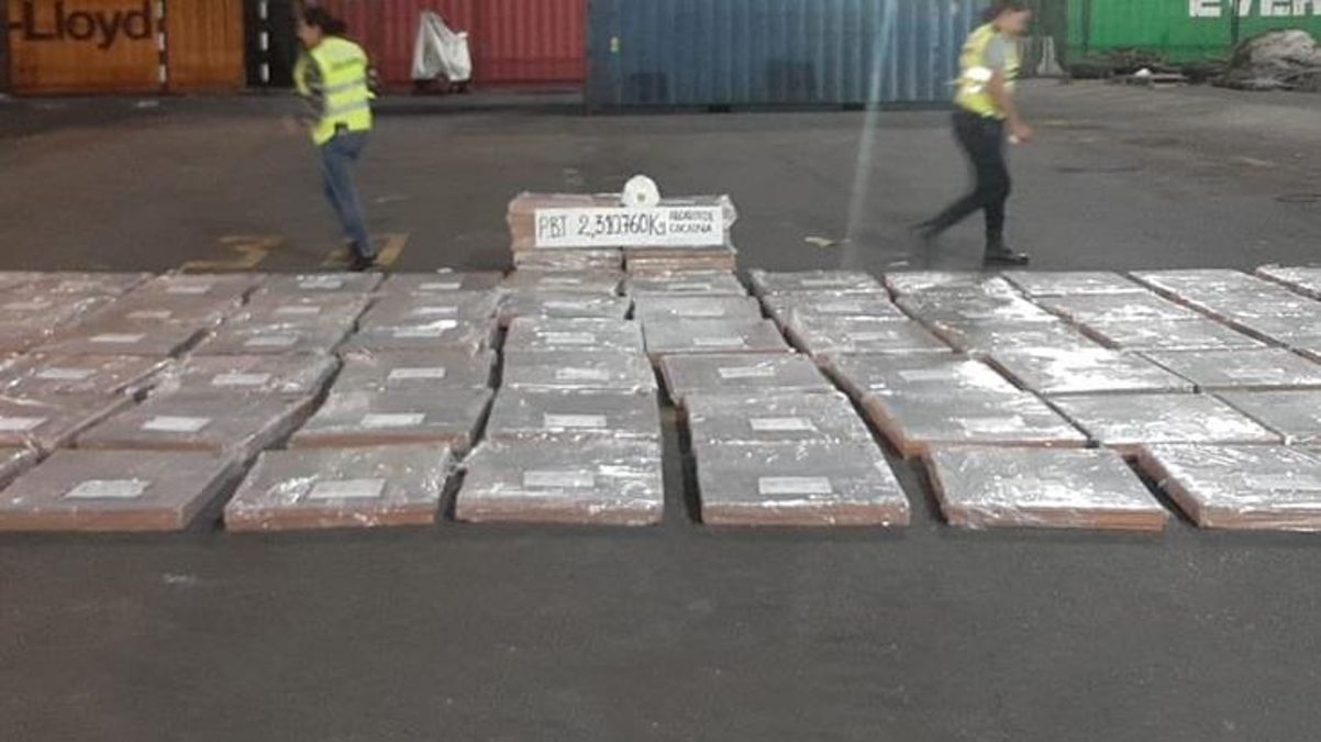 Peru'da Türkiye'ye gönderilmek için hazırlanan 2.3 ton uyuşturucu ele geçirildi
