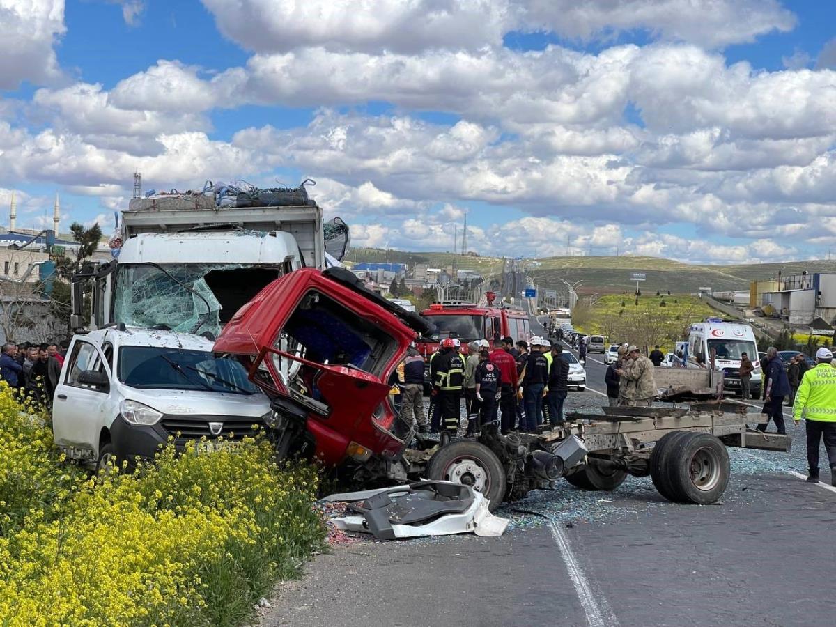 Şanlıurfa'da feci kaza: 2 meyyit, 4 yaralı