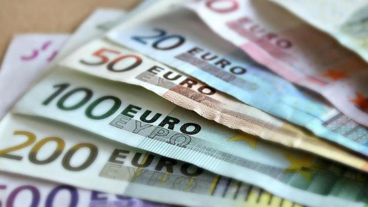 Tarihte bir ilk! Euro bu sabah 21 lirayı aşarak rekor tazeledi