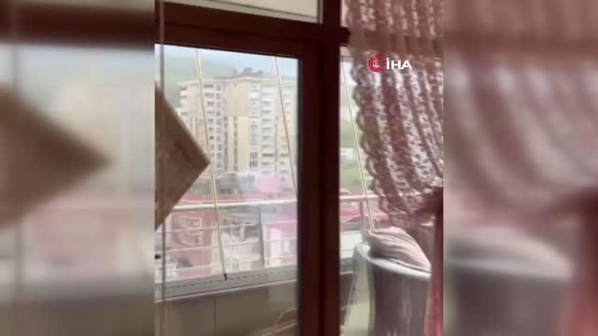 Trabzon'da şiddetli fırtına maddi hasara ve yaralanmalara yol açtı