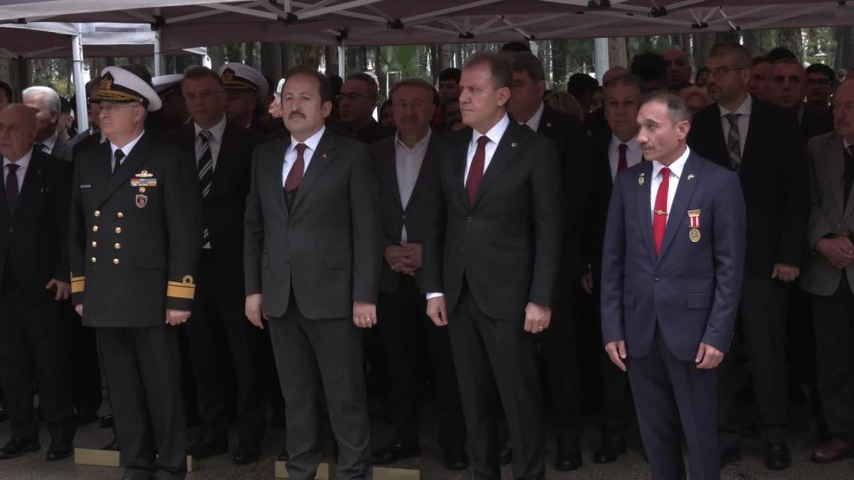 Vahap Seçer: "Ulu Lider Mustafa Kemal Atatürk'ün Gösterdiği Amaçta Yürüyen Yöneticileriz"