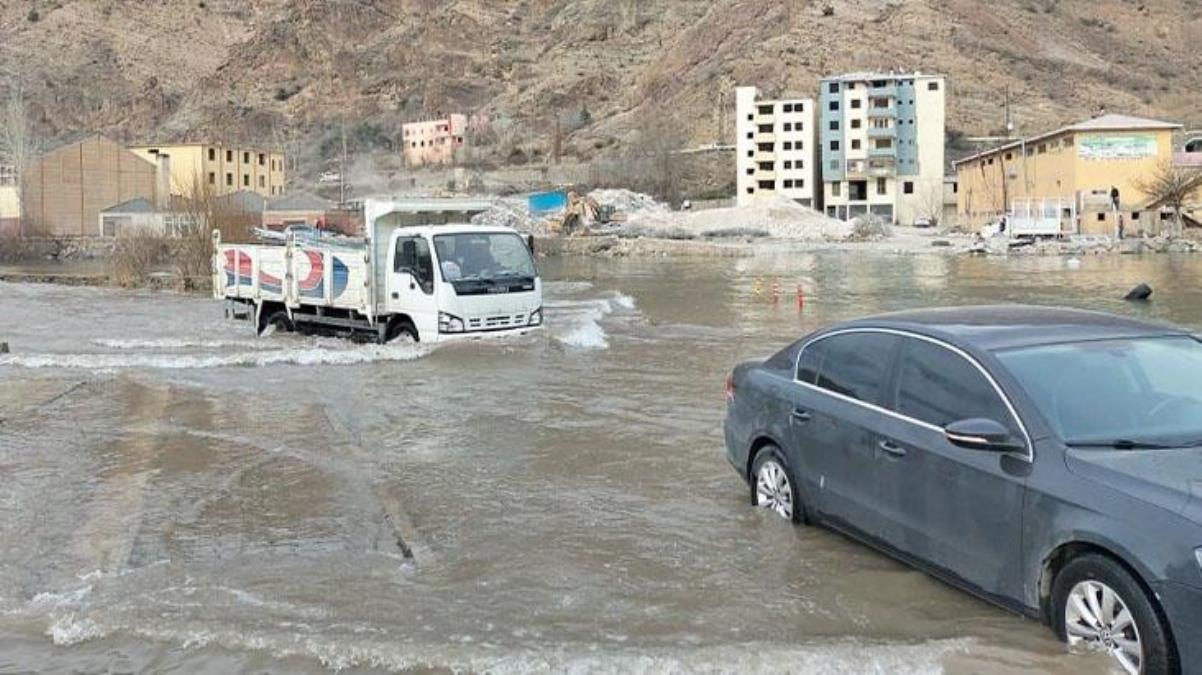 Yusufeli Barajı'nın suları ilçe merkezine ulaştı! Cadde ve sokaklar göle döndü