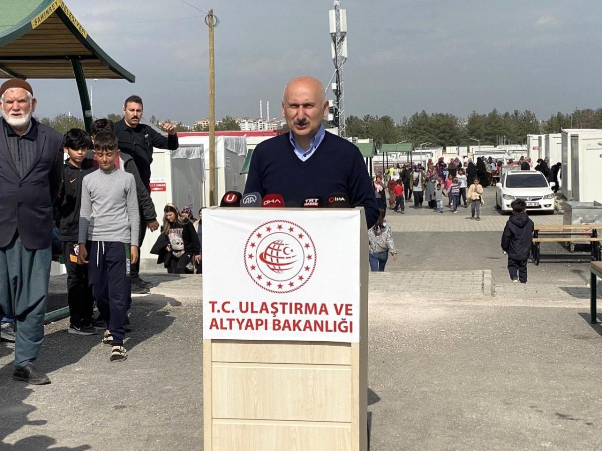 Bakan Karaismailoğlu konteyner ve prefabrik meskenlerde barınanların sayısını açıkladı