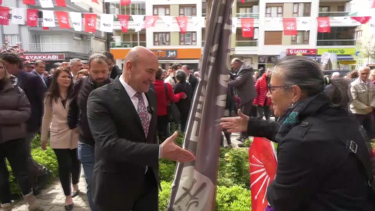 Chp, Ödemiş'te Kılıçdaroğlu'nun Seçim Ofisini Açtı. CHP İzmir Vilayet Lideri Aslanoğlu: "Bizi Bölmeye Çalışıyorlar Lakin Toplumun Birleşmeye Muhtaçlığı Var"