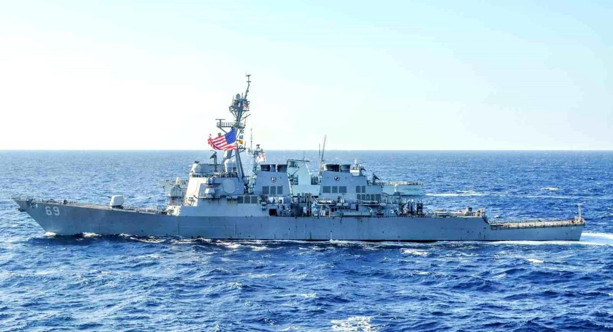 Çin: "ABD savaş gemisi karasularımıza girdi"
