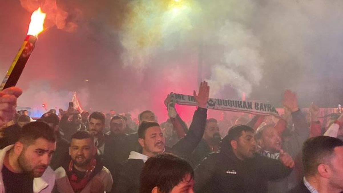 Erken şampiyonluğa erken kutlama! Samsunspor taraftarı sokaklara döküldü
