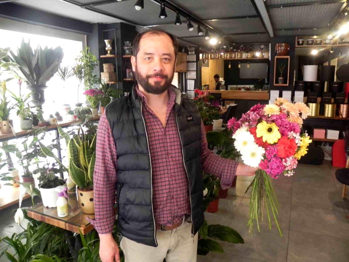 Eskişehir'de 'Frezya' çiçeğine ağır talep
