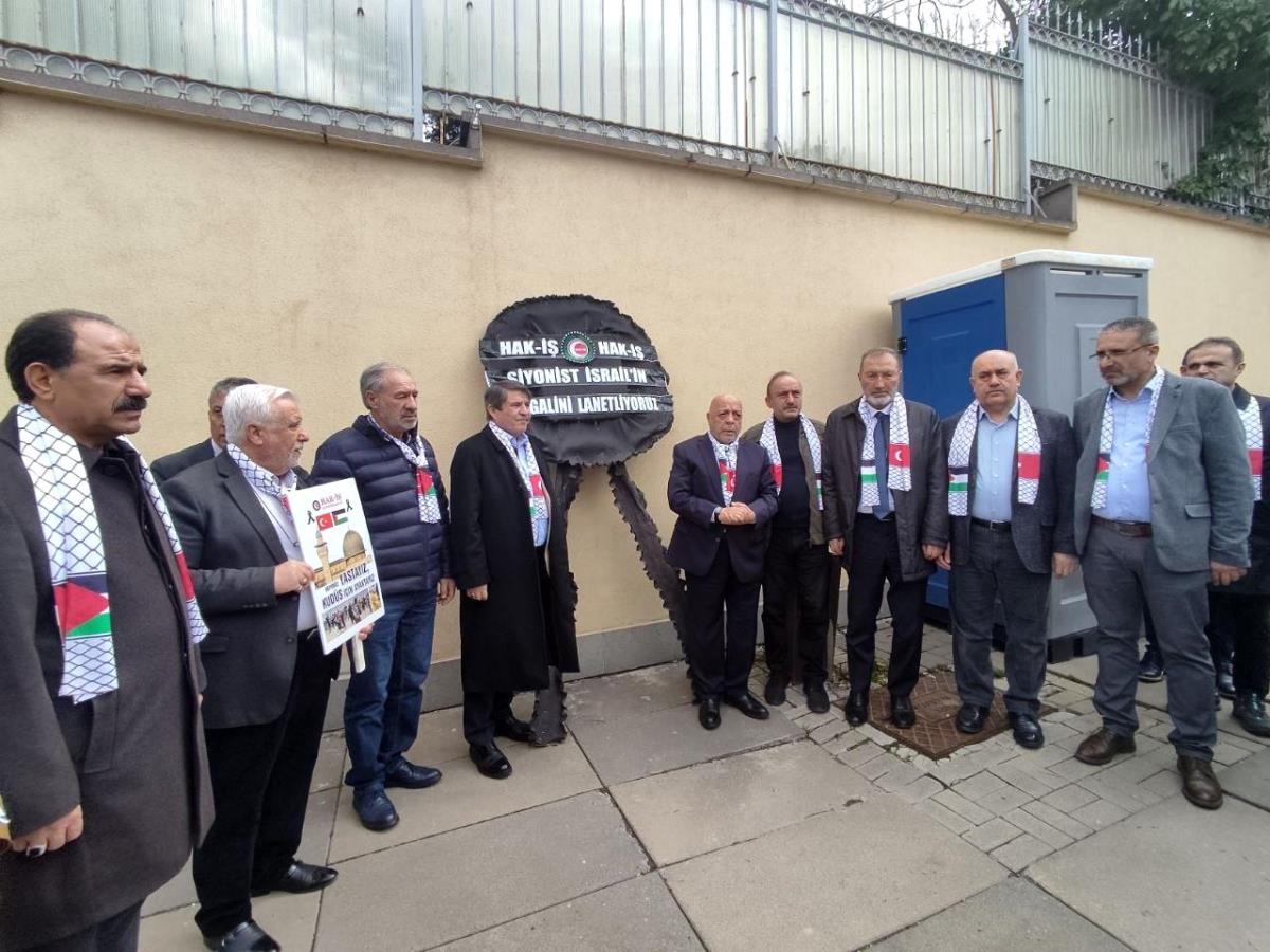 İsrail'in Ankara Büyükelçiliği Rezidansı'na siyah çelenk bırakıldı
