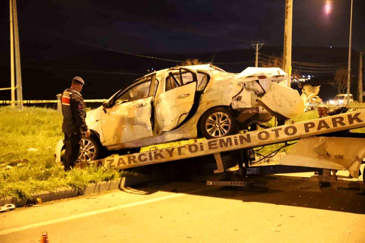 Kahramanmaraş'ta tır ile araba çarpıştı: 1 meyyit, 3 yaralı