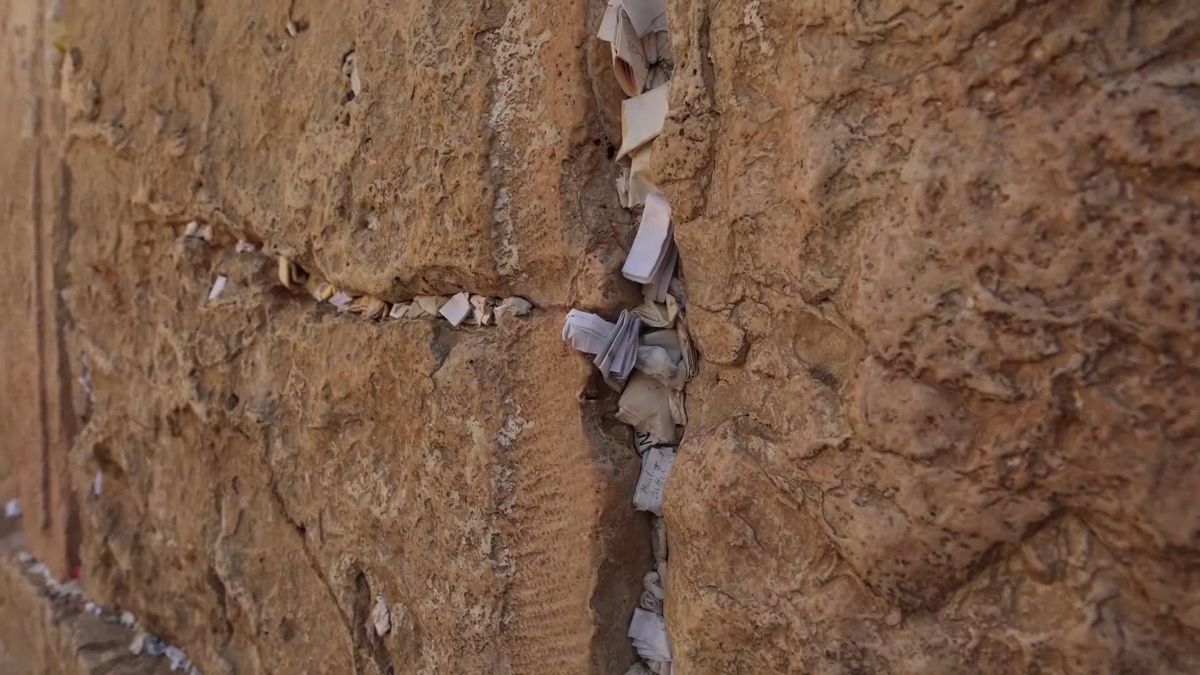 Kudüs'teki Ağlama Duvarı'nda Paklık Vakti