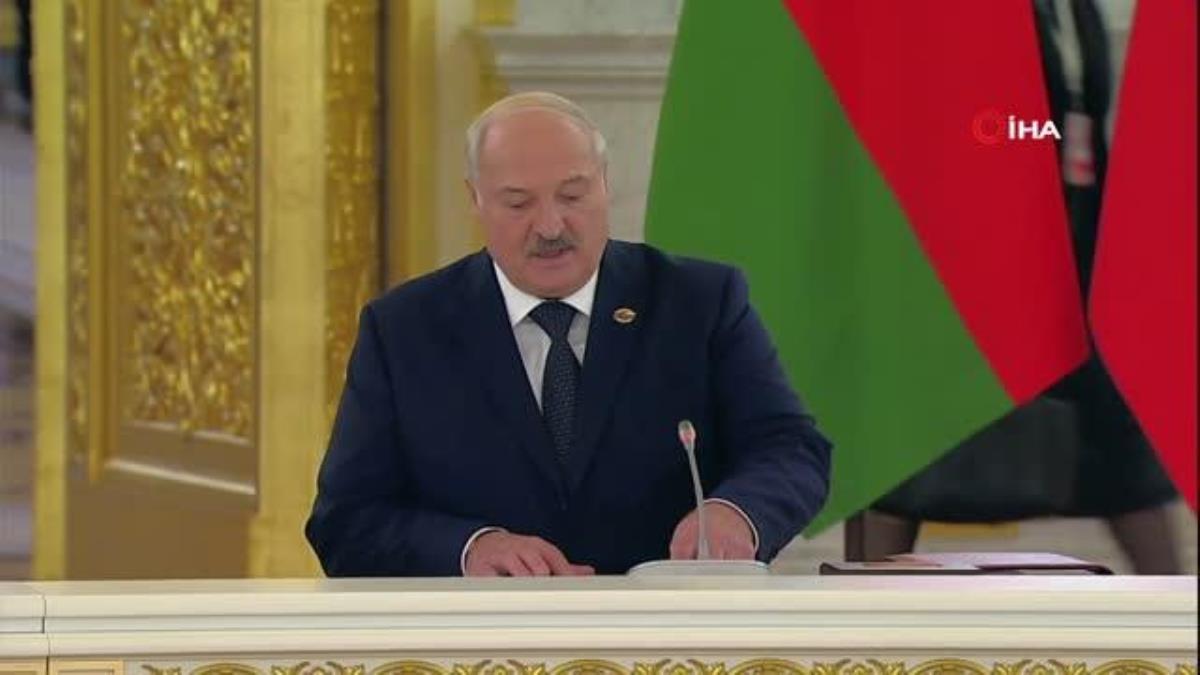 Putin ve Lukaşenko, Moskova'da bir ortaya geldi