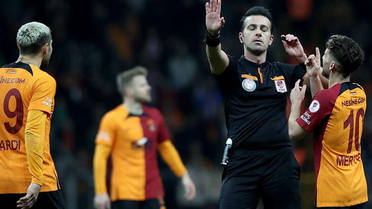 Son Dakika: Başakşehir'e 3-2 kaybeden Galatasaray, Ziraat Türkiye Kupası'na çeyrek finalde havlu attı