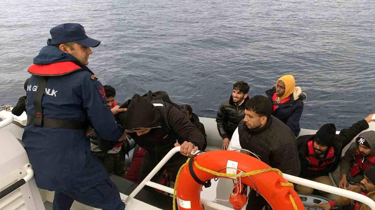 Yunanistan Kıyı Güvenlik Ögeleri Tarafından Geri İtildiler
