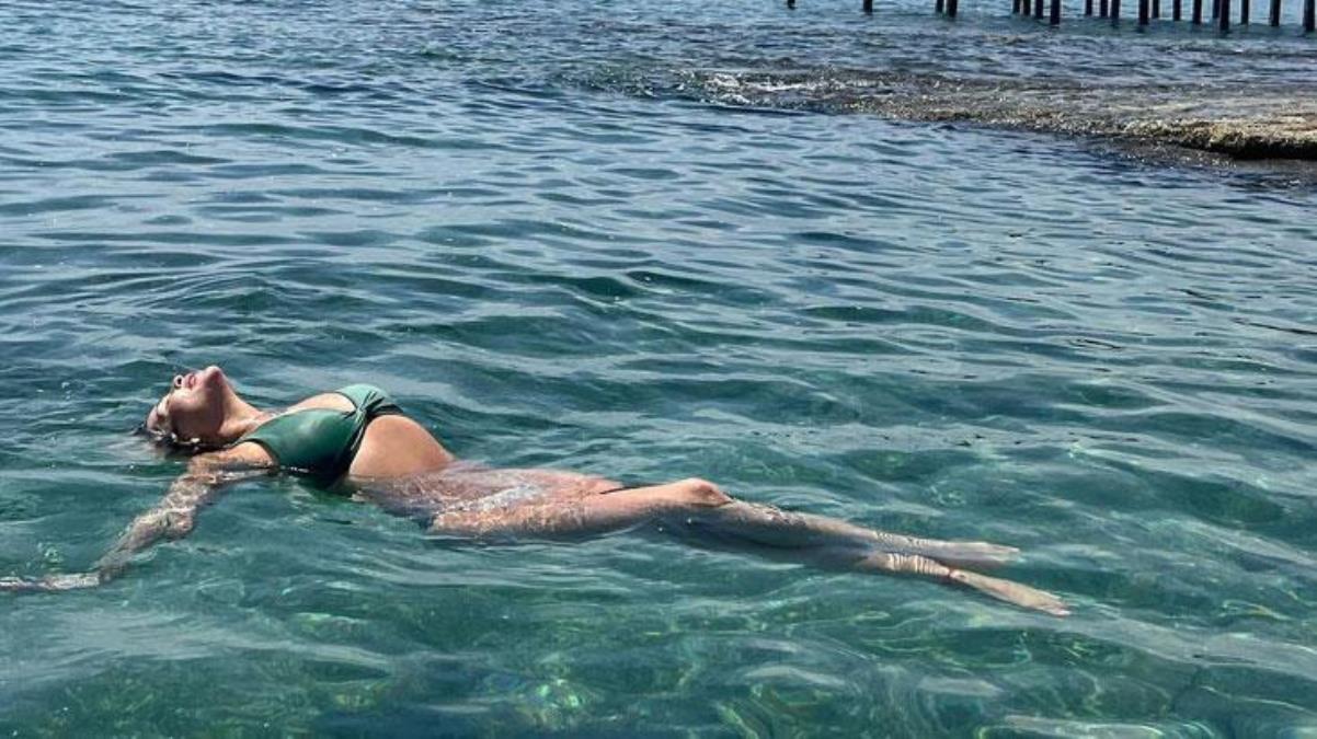 93 kilo vererek değişik biri olan Pelin Öztekin, peş peşe bikinili pozlarını paylaştı