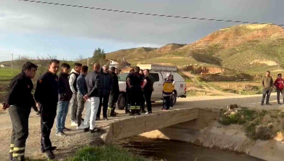 Aksaray'da sulama kanalına düşen çocuk aranıyor