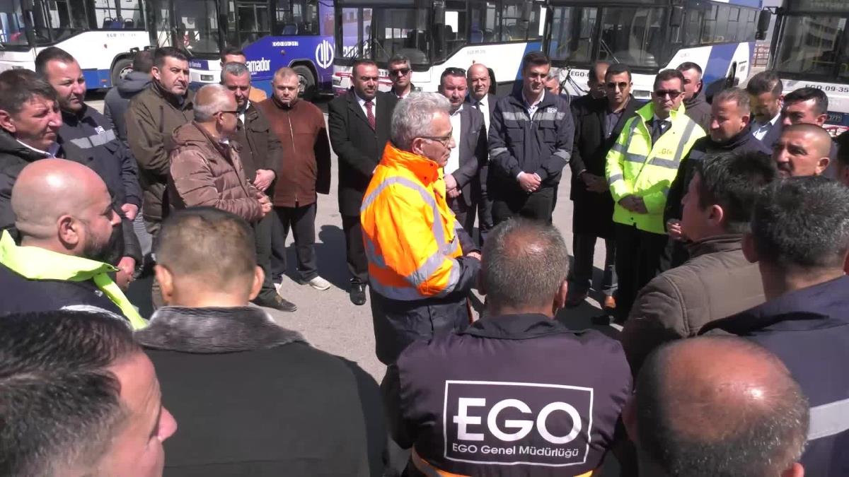 Ankara Büyükşehir Belediyesi'nden Ego Otobüslerine Bisiklet Taşıma Aparatı