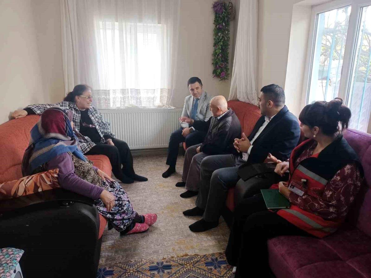 Aydın Aile ve Toplumsal Hizmetler Vilayet Müdürü Turan Efeler'de vatandaşlarla buluştu