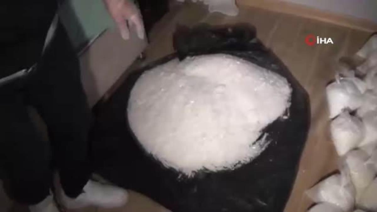Beykoz'da 654 kilogram kristal ve sıvı metamfetamin unsuru ele geçirildi