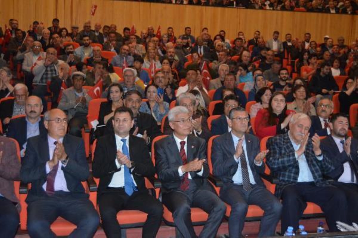 CHP'li Özel: İş birliği sayesinde 40'a yakın fazla milletvekili çıkarıyoruz (2)