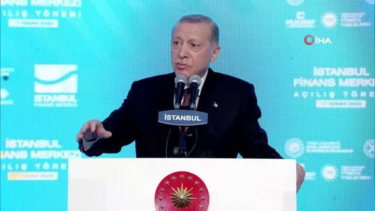 Cumhurbaşkanı Erdoğan: "Göreve geldiğimizde bu bölge, çukur, çamur pisliklerle dolu olan bir yerdi.
