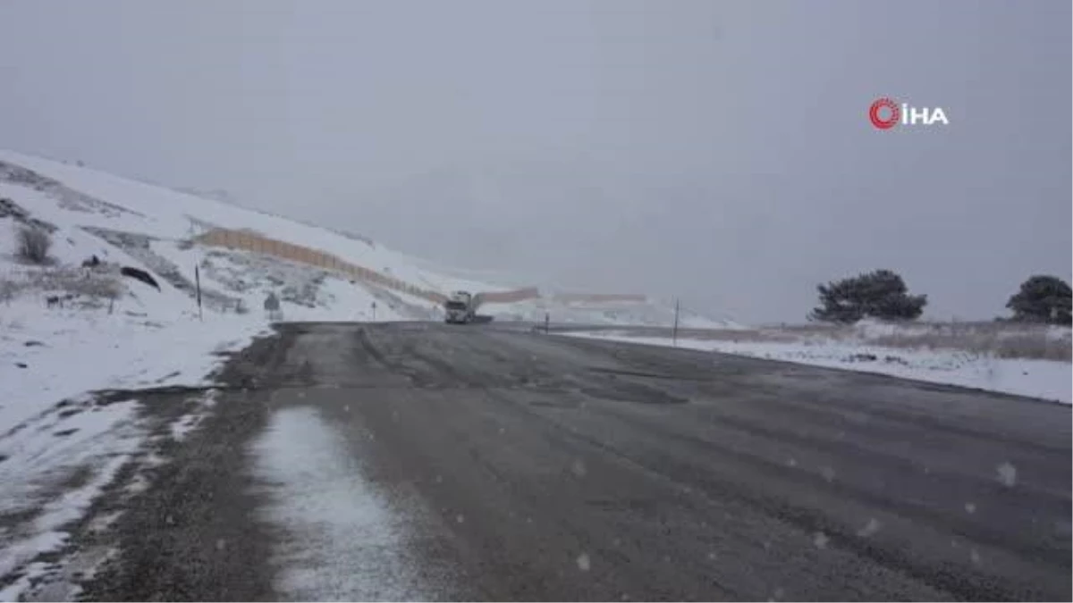 Erzincan'ın yüksek kısımlarında kar, kent merkezinde ise kuvvetli yağış tesirli oldu