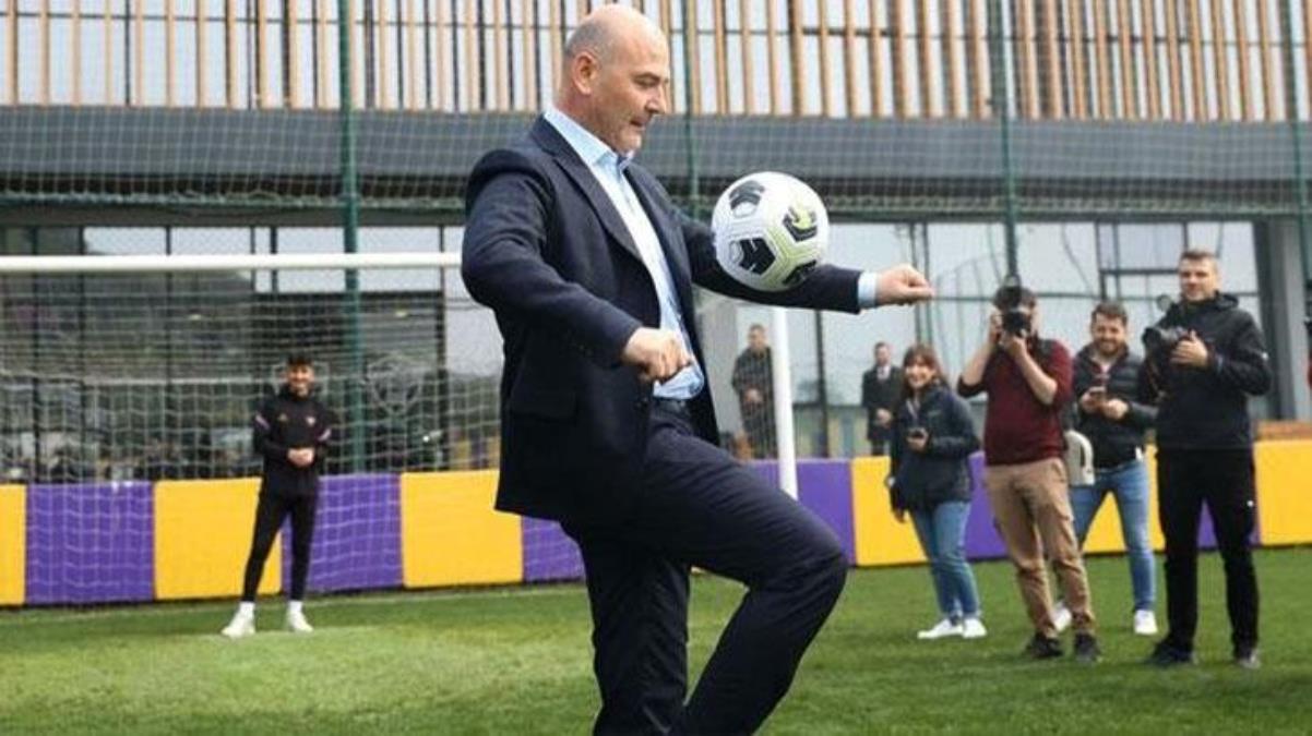 İçişleri Bakanı Süleyman Soylu, Eyüpspor'u ziyaret etti! Futbol topuyla yaptıkları alkış aldı