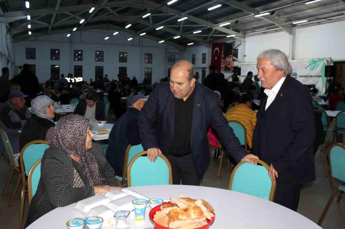 Kaymakamı Ünal ve Lider Şahin, depremzede aileler ile iftar yemeğinde buluştu