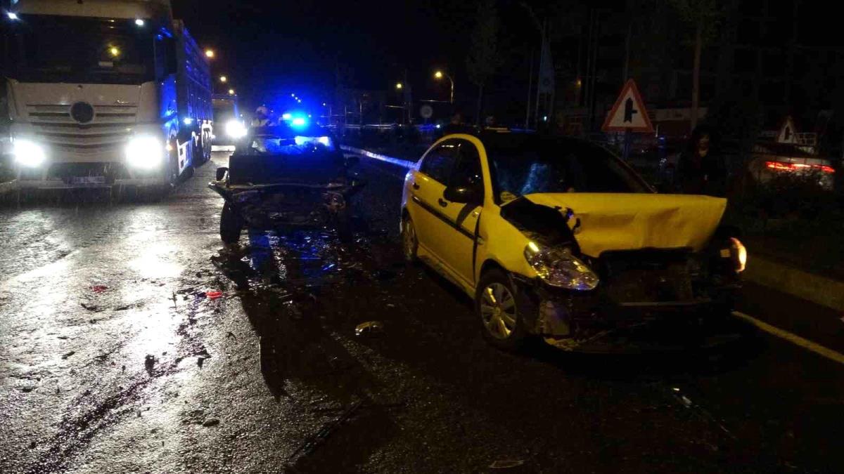 Malatya'da 6 araç birbirine girdi: 2 yaralı