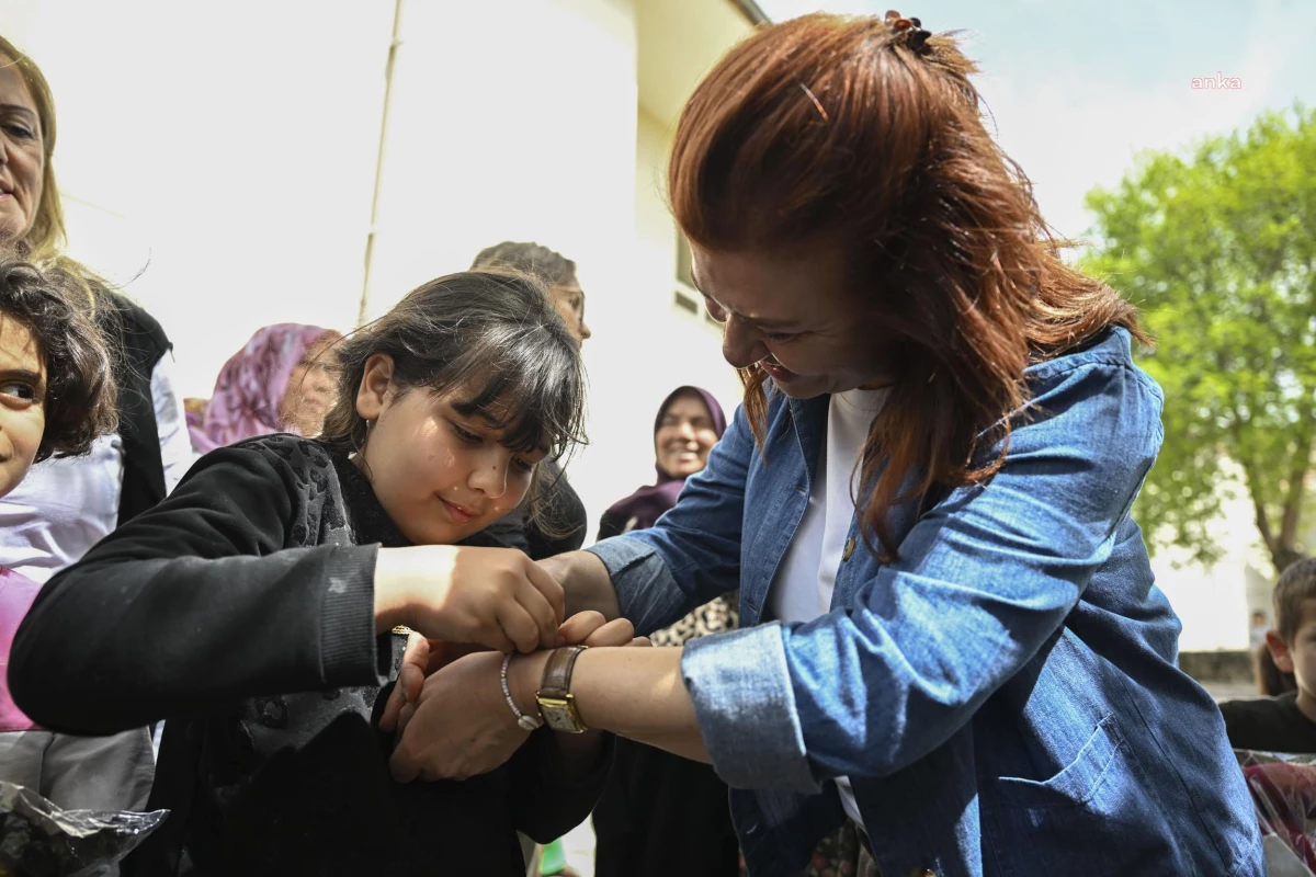 Mersin'den Bayan Kooperatifi'nden Depremzede Çocuklara 23 Nisan Ziyareti