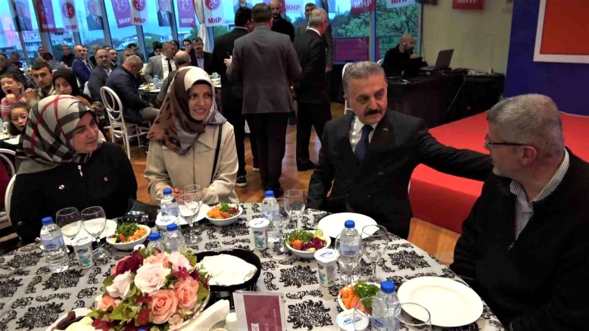 MHP Bursa'daki depremzedelerle iftar sofrasında buluştu