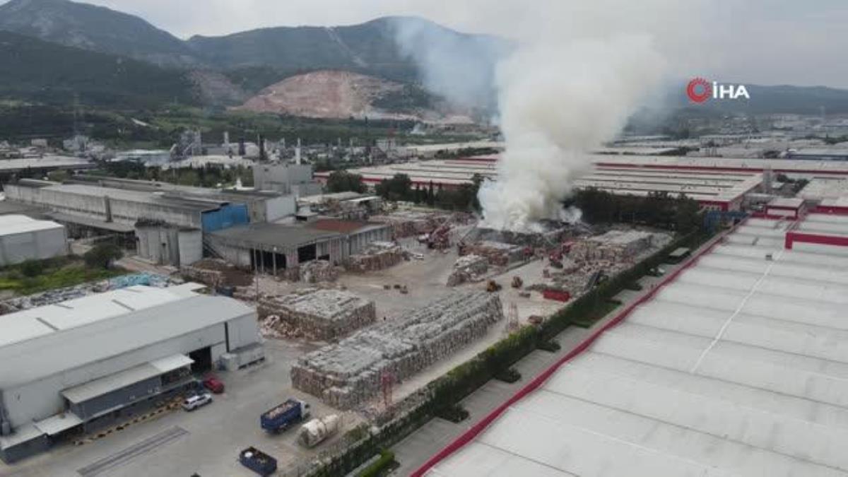 Organize Sanayi Bölgesi'ndeki kağıt fabrikasında büyük yangın