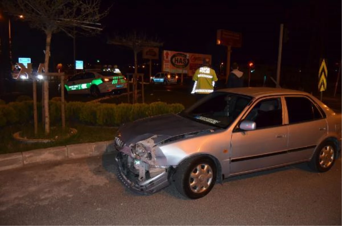 Polis aracıyla arabanın çarpıştığı kazada 4 kişi taburcu oldu
