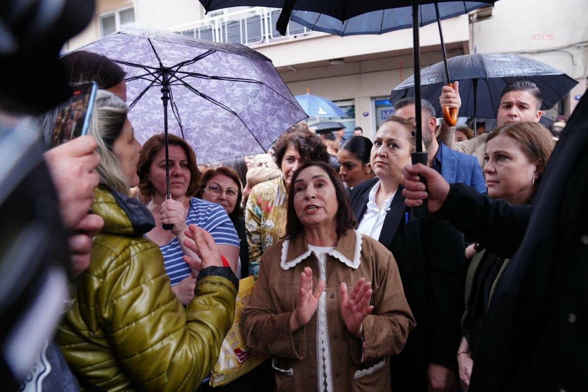 Selvi Kılıçdaroğlu: "Bugün, Çocuklarına Sağlıklı ve Uygun Şartlarda Et Almak İçin Yağmur Altında Bekleyen İzmirli Anneler ile Halkın Kasabı'nda...