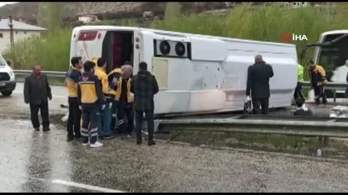 Sivas'ta otobüs kazası: 8 yaralı
