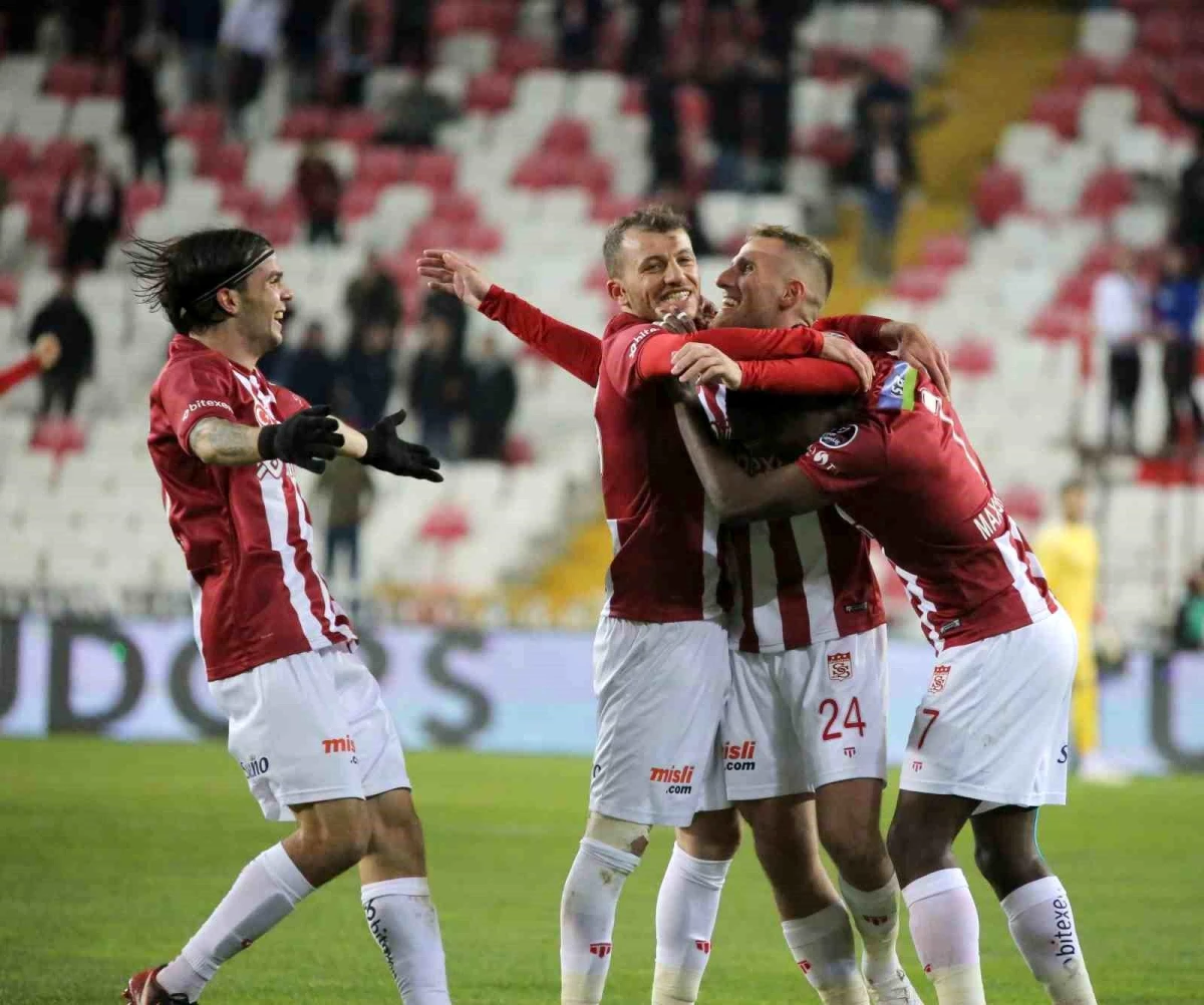 Spor Toto Muhteşem Lig: DG Sivasspor: 4 Trabzonspor: 1 (Maç sonucu)