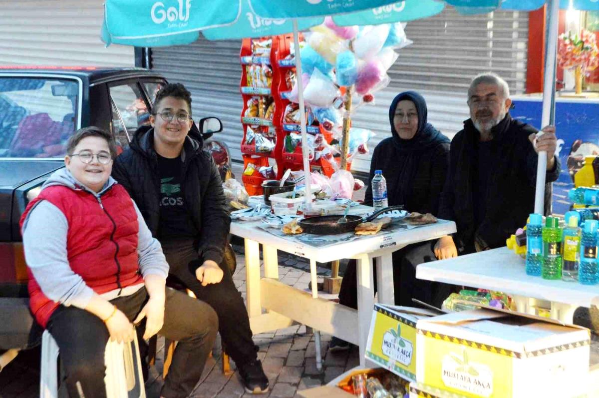 Tavşanlı ilçesinde büfe ve marketler iftar vakti vatandaşlara en âlâ hizmeti sunabilmek için efor gösteriyor