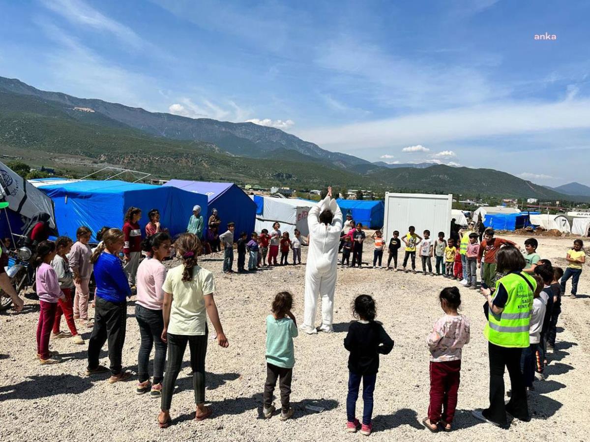 Tepebaşı'nda 'Umudu Taşıyoruz' Kampanyasıyla Toplanan Oyuncaklar, Deprem Bölgesindeki Çocukların Yüzünü Güldürdü