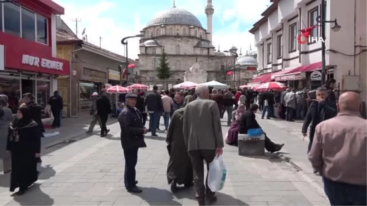 Yozgat'ta çarşı ve pazarda bayram yoğunluğu