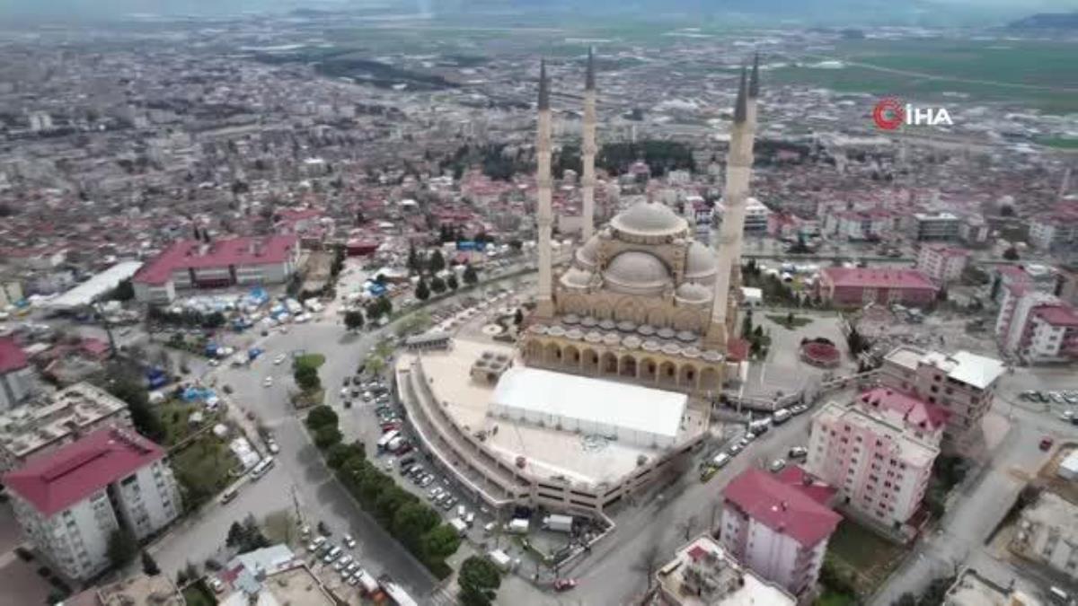 Zelzelede hasar alan Abdülhamid Han Camii tadilata alındı