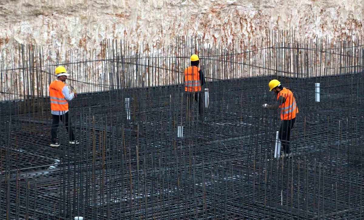 Zelzelenin akabinde inşaatlar başladı, 20-30 bin liraya çalıştıracak yetişmiş personel bulunamıyor