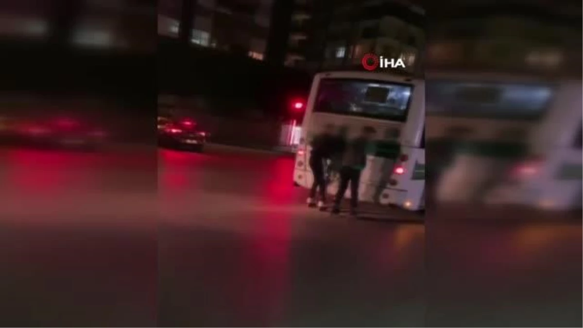 Adana'da patenli gençlerin tehlikeli seyahati kamerada